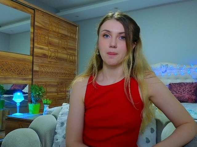 KristinaMoonx live cam preview