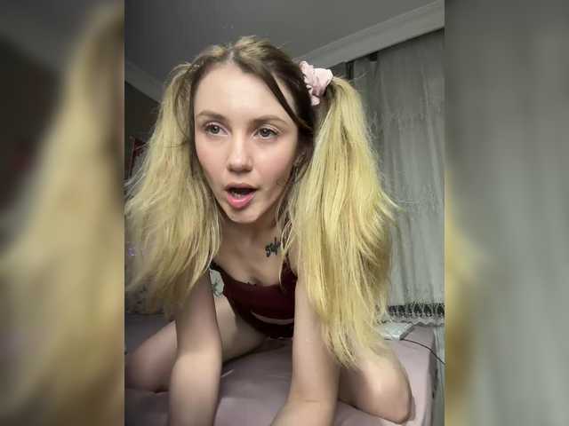 KristinaMoonx live cam on BongaCams