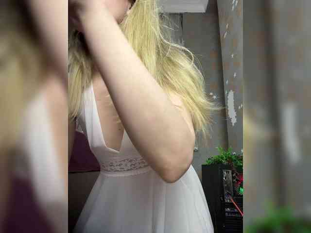 KristinaMoonx webcam
