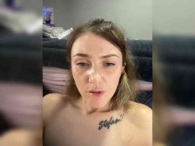 KristinaMoonx webcam