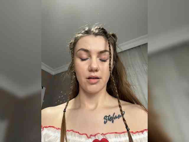 KristinaMoonx webcam