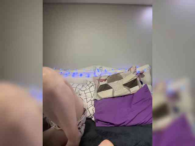 KristinaMoonx webcam