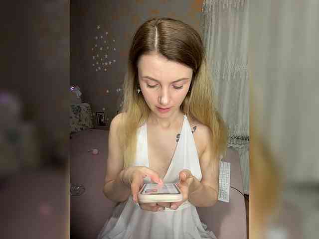 KristinaMoonx webcam