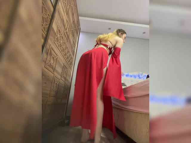 KristinaMoonx webcam