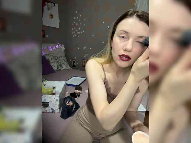 KristinaMoonx webcam
