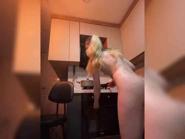 KristinaMoonx webcam