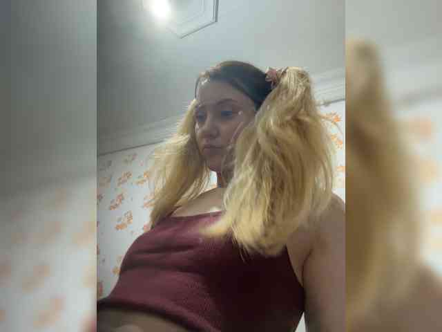 KristinaMoonx webcam