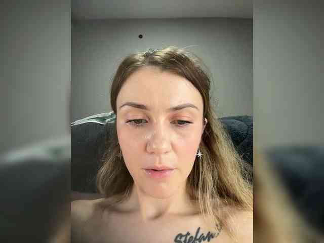 KristinaMoonx webcam
