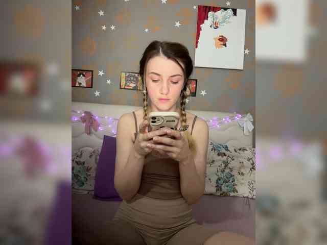 KristinaMoonx webcam