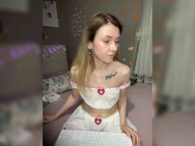 KristinaMoonx webcam