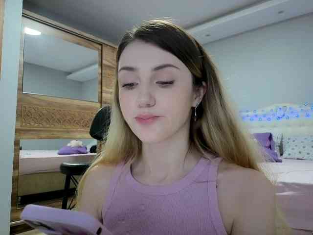 KristinaMoonx webcam