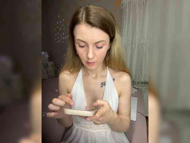 KristinaMoonx webcam