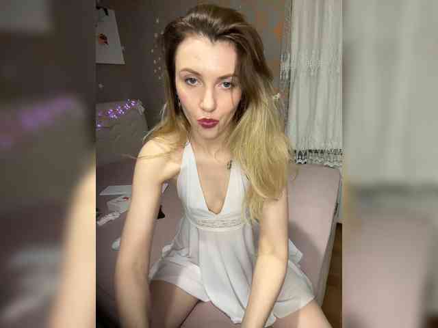 KristinaMoonx webcam