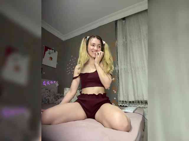 KristinaMoonx webcam