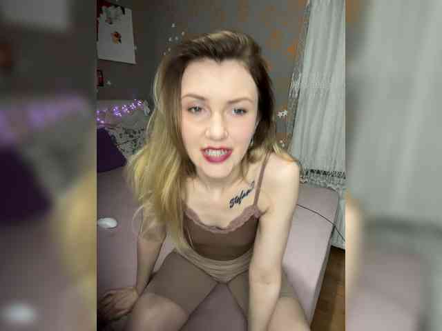 KristinaMoonx webcam