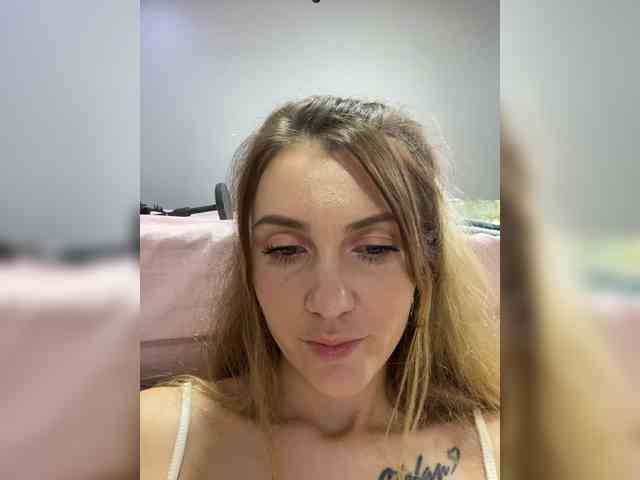 KristinaMoonx webcam