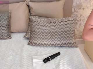 MilaGrace Porn Show