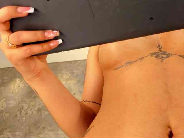 Model: MilaGrace