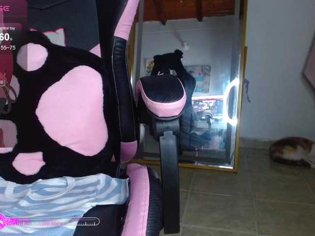 coraline1 — live female cam
