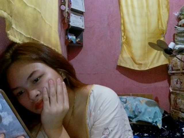 sweetiepiee live cam on BongaCams