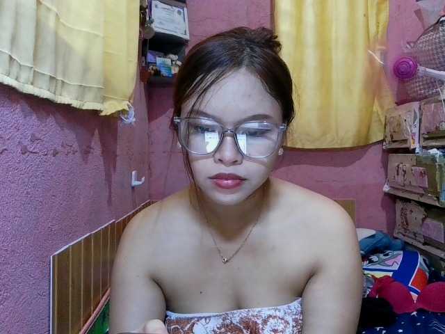 sweetiepiee live cam on BongaCams