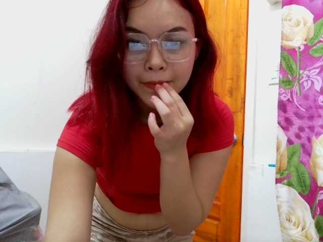 sweetiepiee live cam on BongaCams