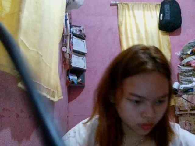 Sweetiepiee's cam show statistics and live stream