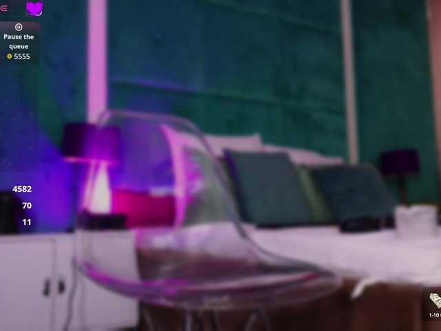 LucyLexton live cam on BongaCams