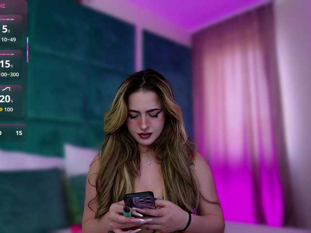 LucyLexton live cam on BongaCams