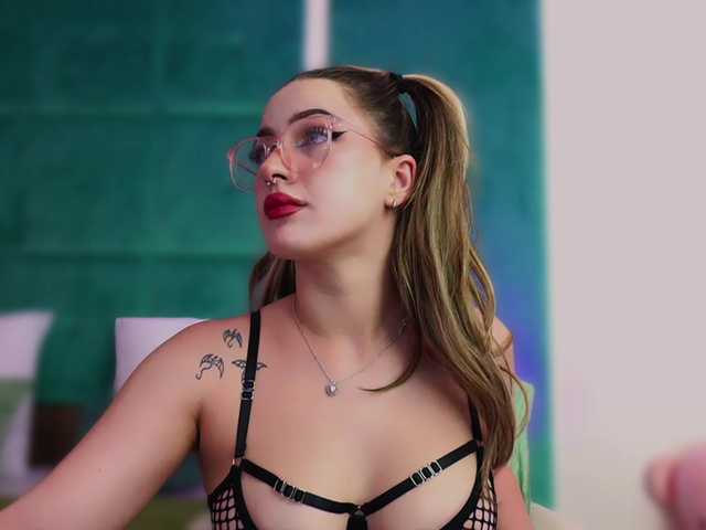LucyLexton live webcam show