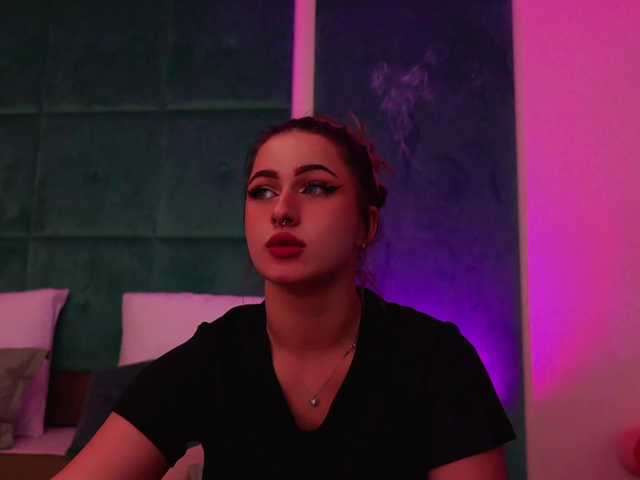 LucyLexton live cam su BongaCams