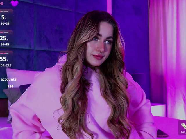 LucyLexton live cam on BongaCams