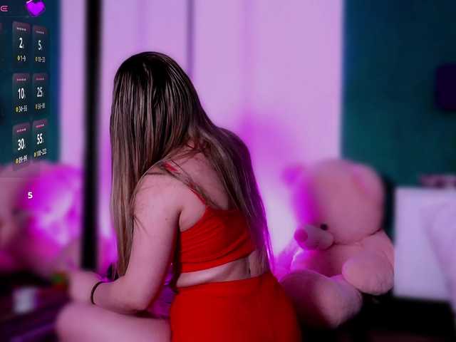 LucyLexton live cam on BongaCams