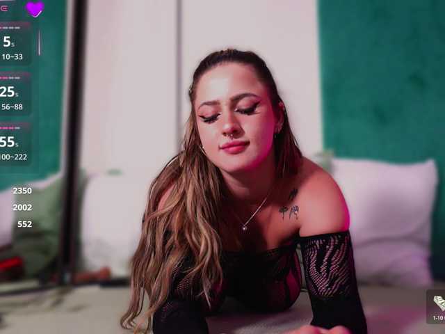 LucyLexton live cam on BongaCams