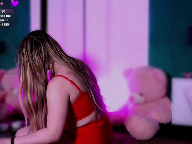 LucyLexton live cam on BongaCams
