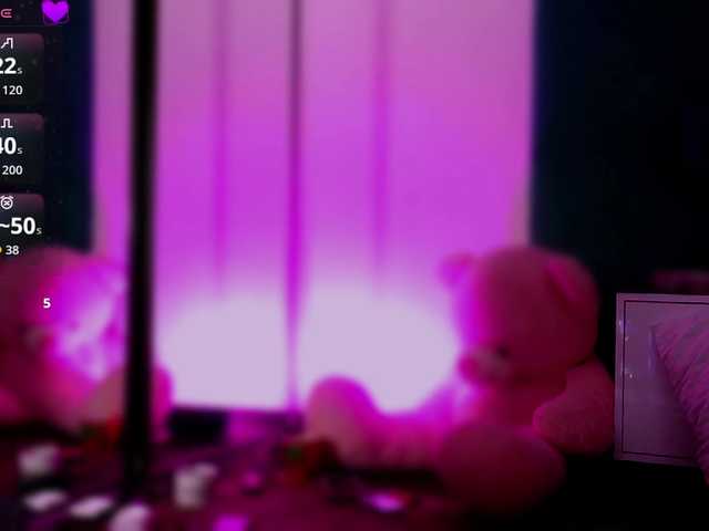 LucyLexton live cam on BongaCams