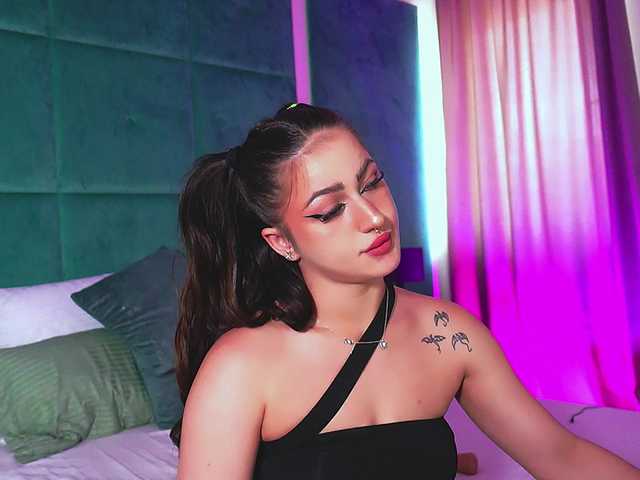 LucyLexton live cam on BongaCams