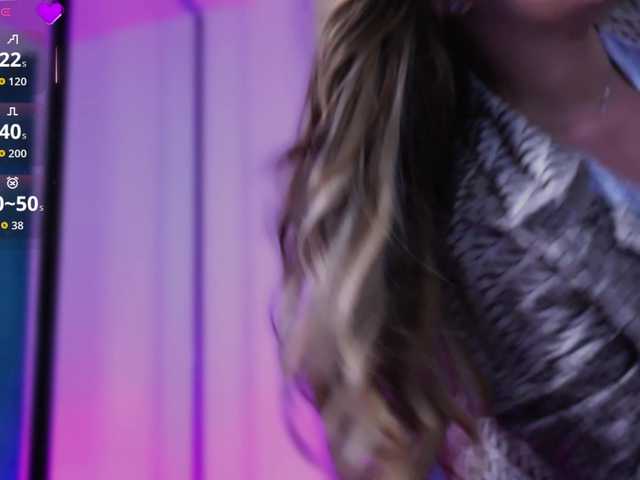 LucyLexton live cam on BongaCams