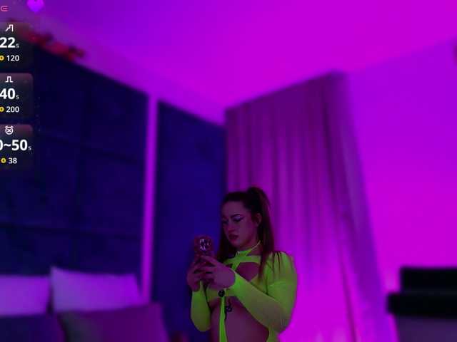 LucyLexton live cam on BongaCams
