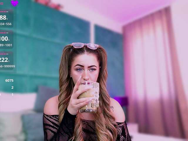 LucyLexton live cam on BongaCams