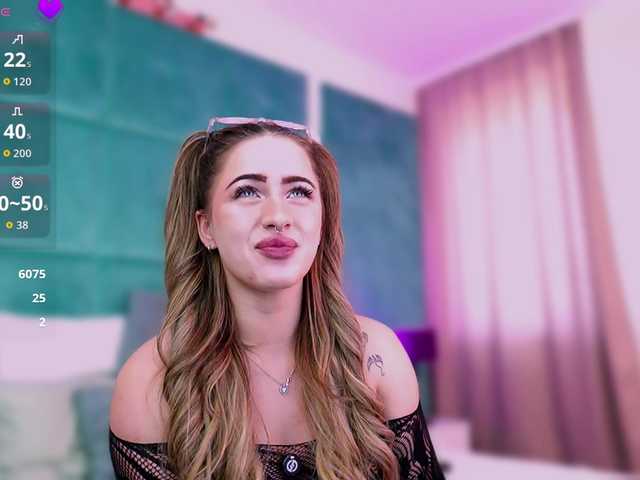 LucyLexton live cam on BongaCams