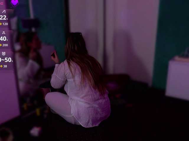 LucyLexton live cam on BongaCams
