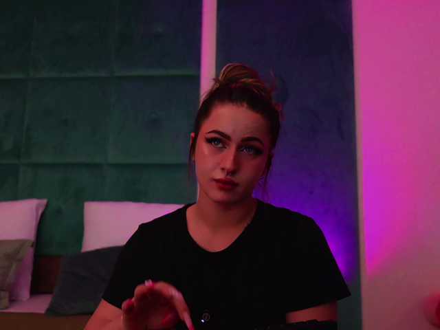 LucyLexton live webcam show