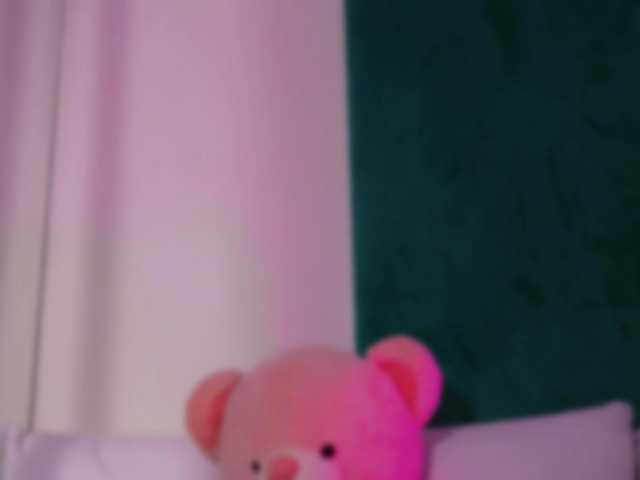 LucyLexton live cam on BongaCams