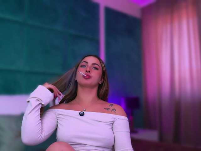 LucyLexton live webcam show
