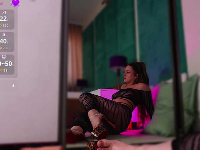 LucyLexton live cam on BongaCams