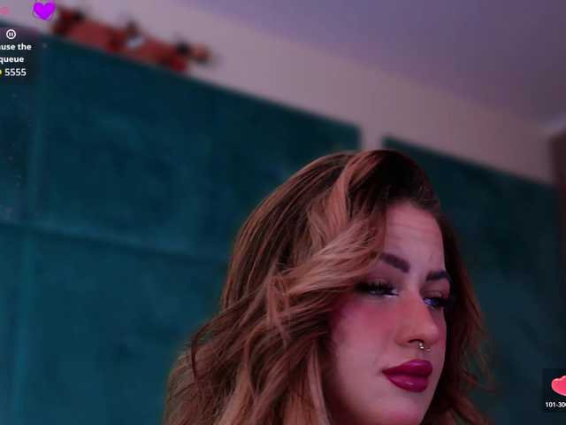 LucyLexton live cam on BongaCams