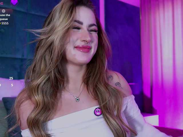 LucyLexton live cam on BongaCams