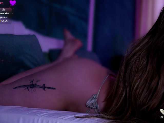 LucyLexton live cam on BongaCams