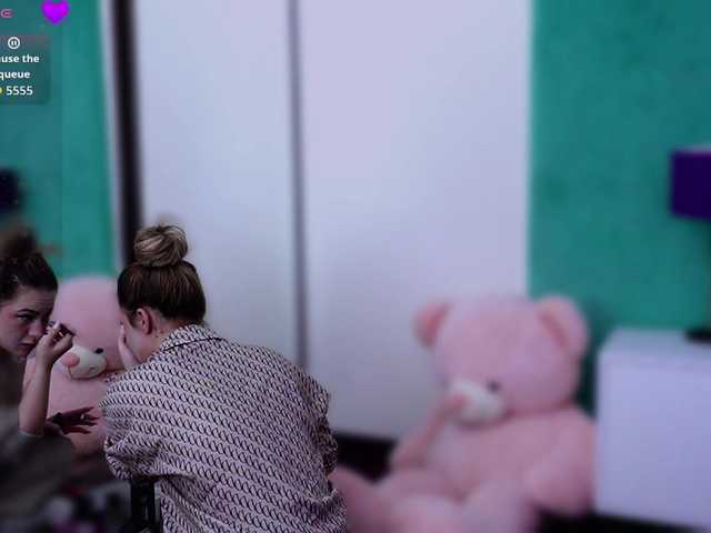 LucyLexton live cam on BongaCams